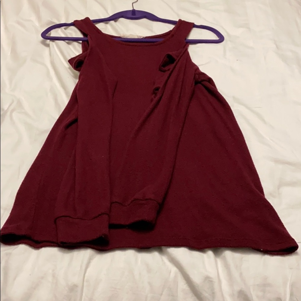 Maroon sweater